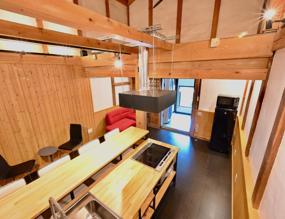 Manabi-Stay Takayama モダンな蔵ダイニングと半露天風呂付き古民家一棟貸切ホテル Exterior foto